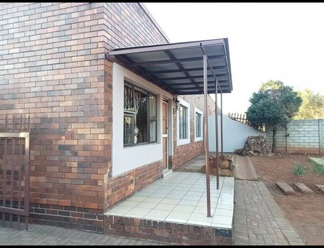 2 BEDROOM HOUSE FOR SALE IN VANDERBIJLPARK CW 6